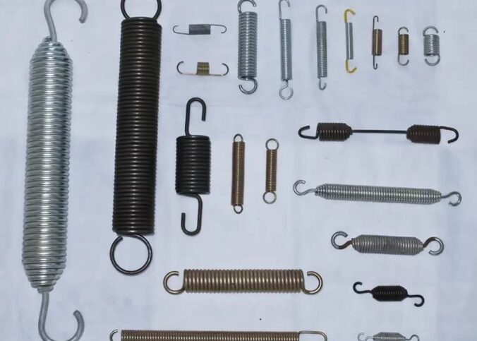 Molas de tração: essenciais para equipamentos industriais